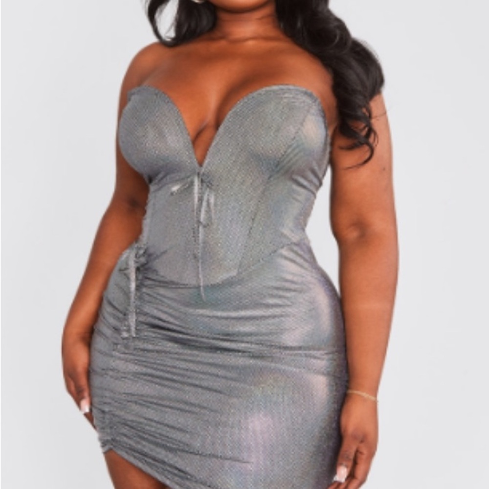Elegant Silver Strapless Dress